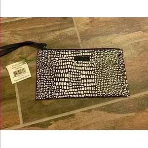 🆕 VERA BRADLEY Wristlet